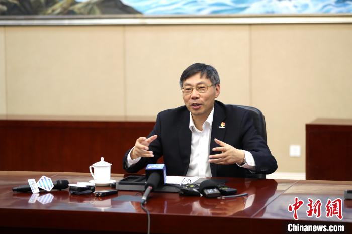 近日，全國人大代表、浪潮集團董事長兼CEO孫丕恕接受媒體采訪。浪潮集圖供圖